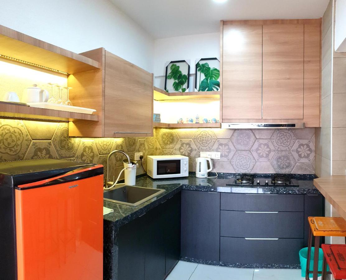 Sri Sayang By Coral Holiday Resort บาตูเฟอริงกี ภายนอก รูปภาพ