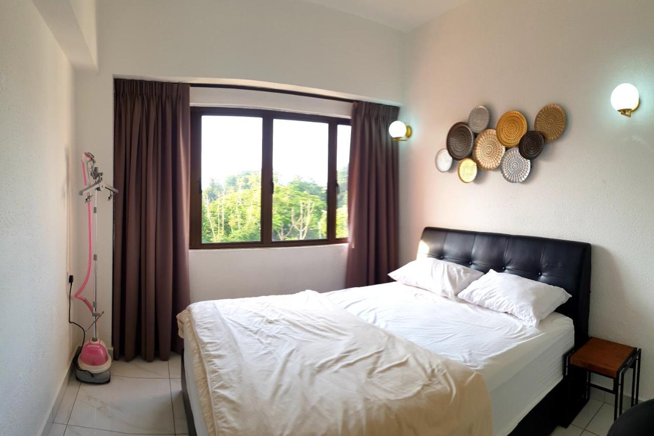 Sri Sayang By Coral Holiday Resort บาตูเฟอริงกี ภายนอก รูปภาพ