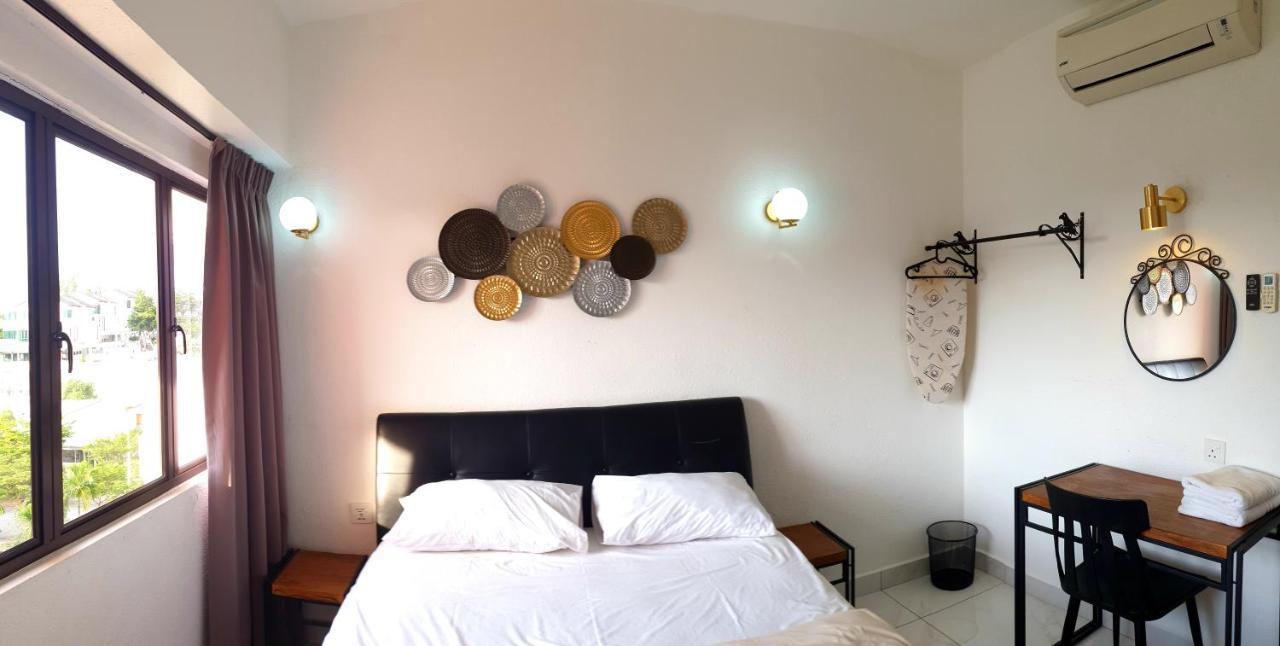 Sri Sayang By Coral Holiday Resort บาตูเฟอริงกี ภายนอก รูปภาพ