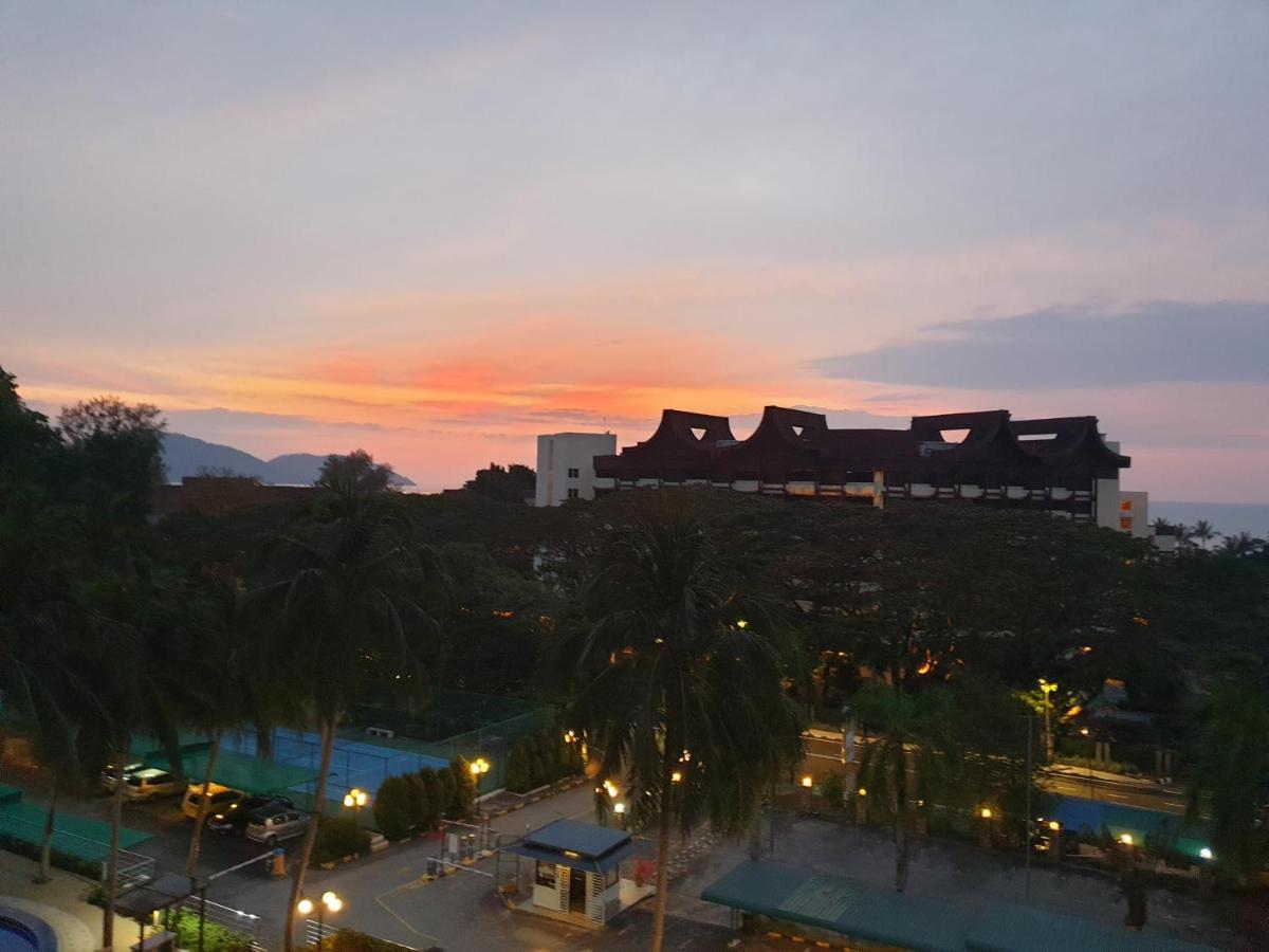 Sri Sayang By Coral Holiday Resort บาตูเฟอริงกี ภายนอก รูปภาพ