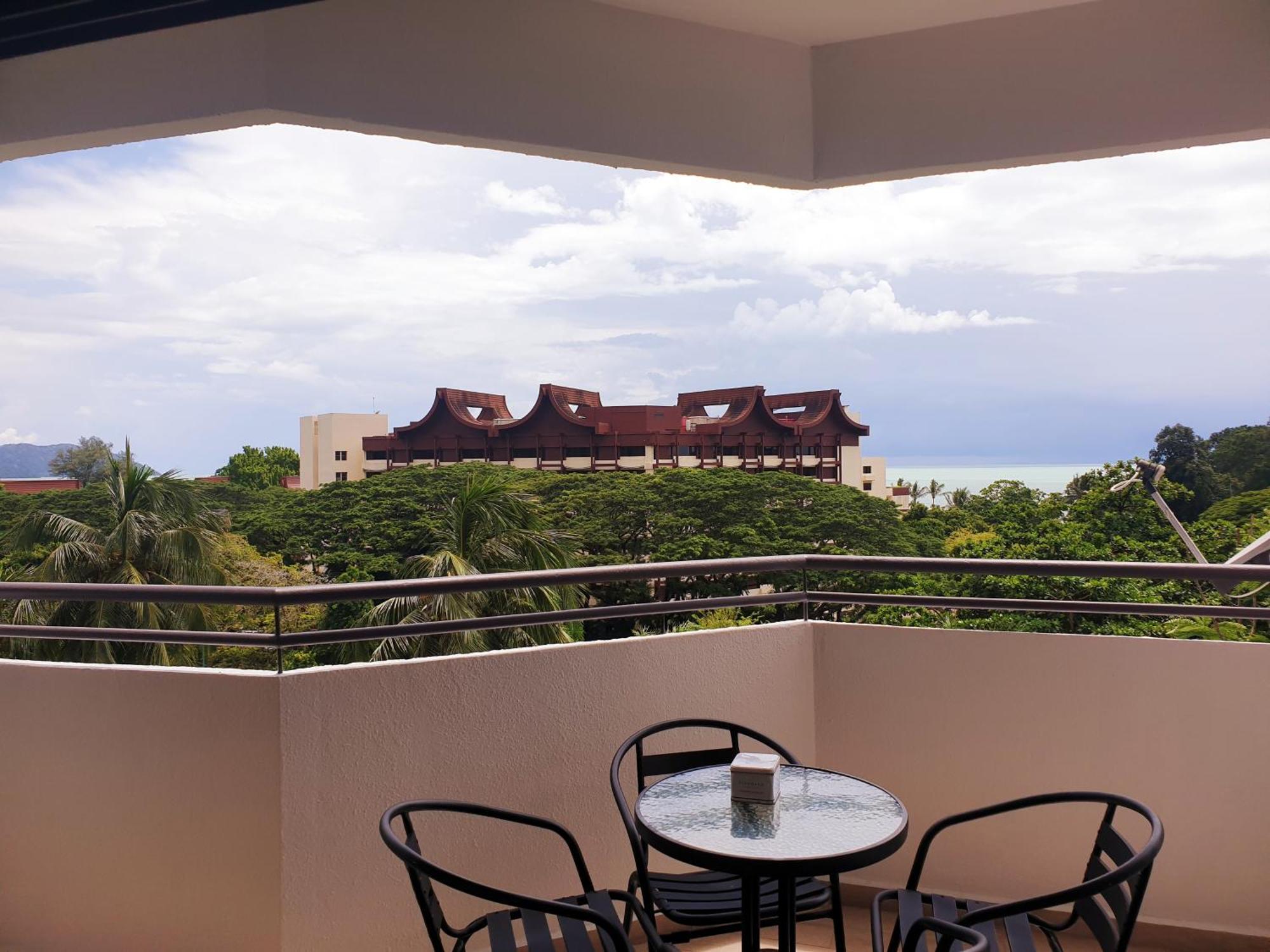 Sri Sayang By Coral Holiday Resort บาตูเฟอริงกี ภายนอก รูปภาพ