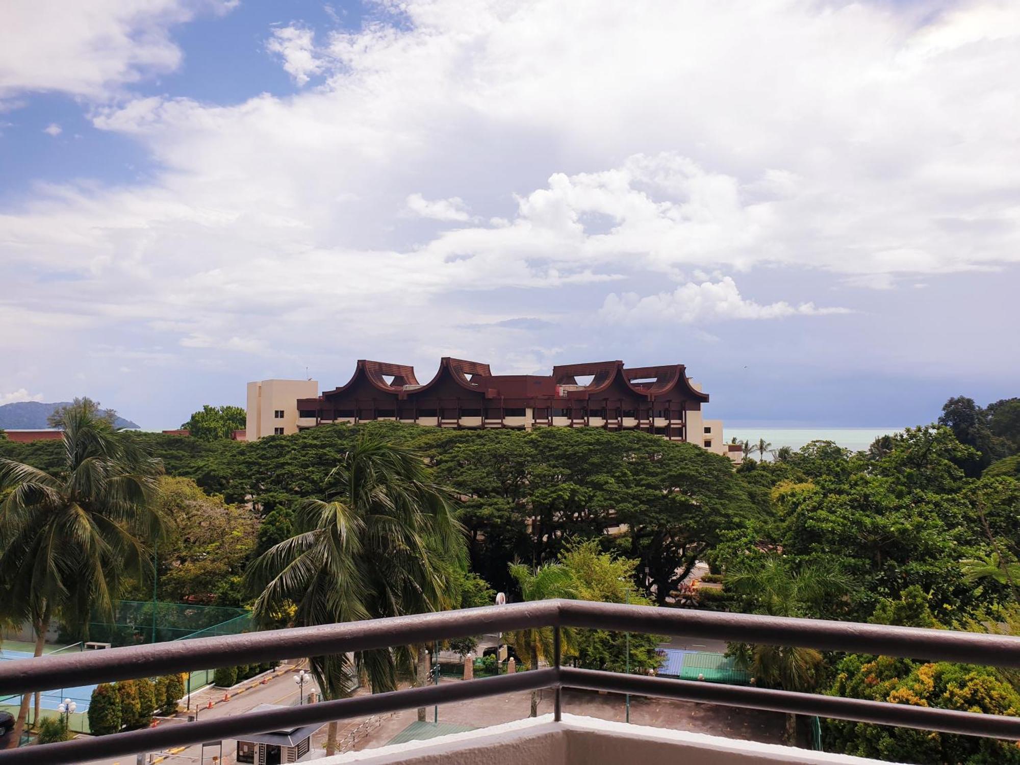 Sri Sayang By Coral Holiday Resort บาตูเฟอริงกี ภายนอก รูปภาพ